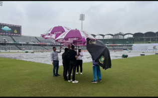 নিউজিল্যান্ড না পারলেও পারাল বৃষ্টি