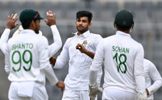 নাঈমের জোড়া আঘাত লন্ডভন্ড নিউজিল্যান্ড, দেখেনিন সর্বশেষ স্কোর-