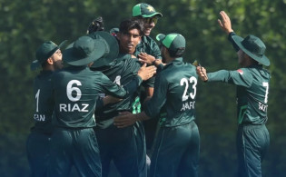 হাইভোল্টেজ ম্যাচে ভারতকে উড়িয়ে দিলো পাকিস্তান