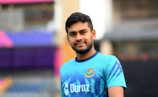 আইসিসি থেকে স্বীকৃতি পেল মিরাজের ব্যাট তৈরি প্রতিষ্ঠান