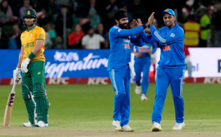 সিরিজ জয়ের লক্ষ্যে মাঠে নামছে আফ্রিকা, ভারত চায় সমতা ফিরাতে