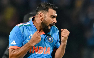 সিজদা দেওয়ায় সমালোচকদের কঠর জবাব দিয়ে যা বললেন শামি