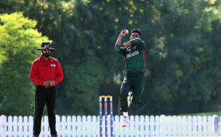 ফাইনালে উঠার লড়াইয়ে ঘুরে দাঁড়িয়েছে ভারত, দেখেনিন সর্বশেষ স্কোর-