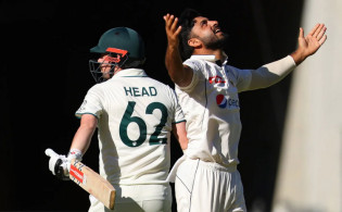 পার্থ টেস্টে অভিষেকেই পাকিস্তানি পেসারের বাজিমাত