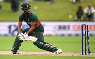 ব্যাটিং ব্যার্থতায় বড় হারে সিরিজ শুরু বাংলাদেশের