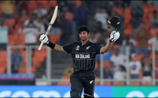 তিন ফ্র্যাঞ্চাইজের টানাটানিতে রাচিন, কিনে নিলো যে দল