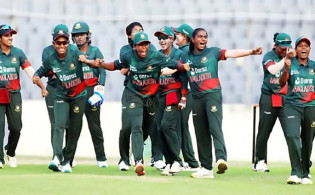 সিরিজ জয়ের লক্ষ্যে ফিল্ডিংয়ে বাংলাদেশ, মোবাইলে যেভাবে দেখবেন