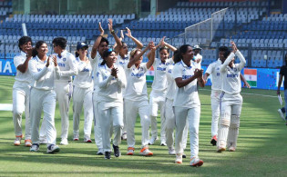 অবশেষে ৪৬ বছরের চেষ্টার পরে ইংল্যান্ডকে হারাল ভারত