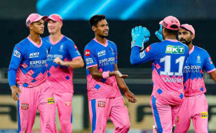 বান্ধবীর ভয়ে পুলিশের কাছে সাহায্য চাইলেন আইপিএল খেলা ক্রিকেটার