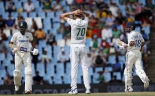 ভারতকে ইনিংস রেকর্ড ব্যাবধানে হারালো আফ্রিকা