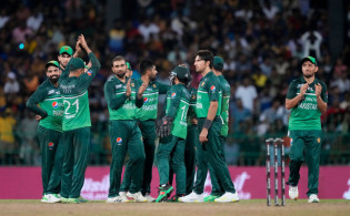 ক্রিকেটের সবচেয়ে বাজে ফিল্ডিং দল পাকিস্তান
