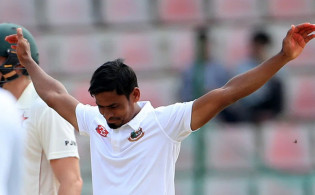বর্ষসেরা টেস্ট উইকেটশিকারির তালিকায় তাইজুল