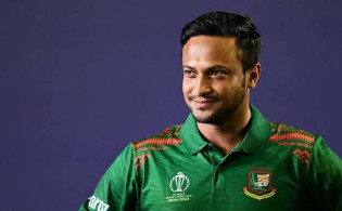 নির্বাচনের আগেই চরম দুঃসংবাদ পেলেন সাকিব