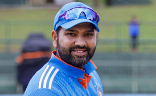 ১ দিনে ২৩ উইকেট পতনের পর ভারতের পিচ নিয়ে নতুন তথ্য দিলেন রোহিত