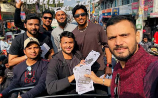 নিজের প্রচার বাদ দিয়ে এই কারণে সাকিবের প্রচারণায় মাশরাফি