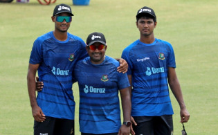 কোচ হেরাথকে যে প্রস্তাব দিয়েছে বিসিবি