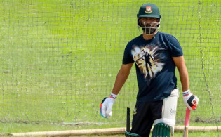 প্রাস্টিসে চোট পেলেন তামিম অনিশ্চিত বিপিএল