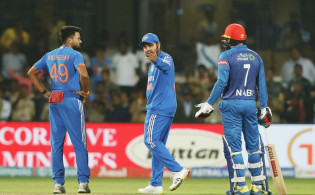 জোড়া সুপার ওভারে থ্রিলার মুভি স্টাইলে ভারতের তিনে তিন