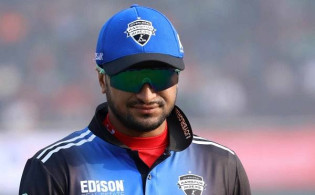 বিপিএল ফেলে দুপুরে সিঙ্গাপুর যাচ্ছেন সাকিব