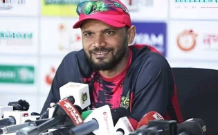 টানা দুই ম্যাচ হারের কারণ নিয়ে মুখ খুললেন মাশরাফি 
