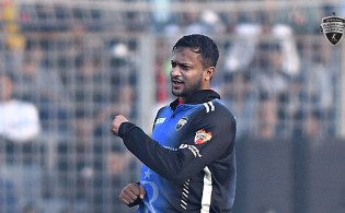 হাইভোল্টেজ ম্যাচ সাকিবকে নিয়ে মাঠে নেমেছে রংপুর, দেখে নিন দু-দলের একাদশ