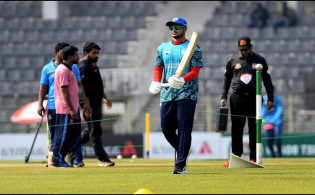সাকিব ফেরায় বড় বিপদে রংপুর!