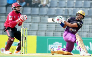 হাইভোল্টেজ ম্যাচে রানের পাহাড় গড়লো চট্টগ্রাম
