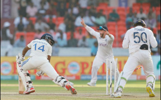 ভারত-ইংল্যান্ড টেস্ট, যে নিয়মে দিন শেষে ১ ঘন্টা বেশি খেলা হলো