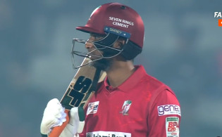 মাহমুদউল্লাহর ঝড়ো ফিফটিতে রানের পাহাড় গড়লো বরিশাল