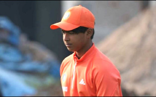 মাত্র ১২ বছর বয়সেই অভিষেক!
