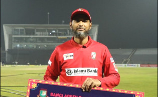বিপিএলে স্ট্রাইক রেটে তাদের থেকে রিয়াদ ভালো! তারপরও নেই টি-২০ বিশ্বকাপ ভাবনায়
