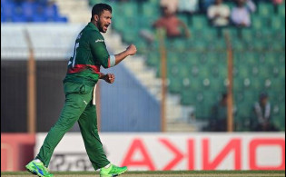 ক্রিকেটের সবচেয়ে বেশি উইকেট যার দখলে, সাকিবের অবস্থান যেখানে