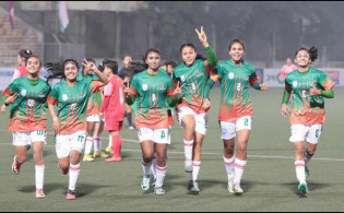 স্বস্তি নিয়ে বিরতিতে বাংলাদেশের মেয়েরা!