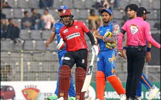 সব দিক থেকে ভালো করেও উপযুক্ত সম্মান পাচ্ছেন না মিরাজ
