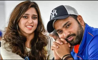 মুম্বইয়ের অধিনায়ক ইস্যুতে কোচের মন্তব্যের কড়া সমালোচনা করে যা বললেন রোহিতের স্ত্রী!