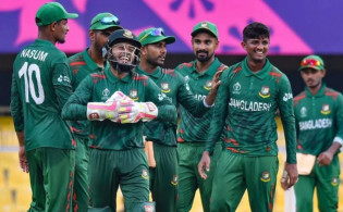 মুশফিক-তামিমদের কোচ হওয়ার দৌড়ে এগিয়ে সাবেক লঙ্কান ক্রিকেটার