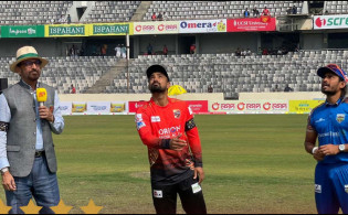 চমক ভরা একাদশ নিয়ে ব্যাটে কুমিল্লা!