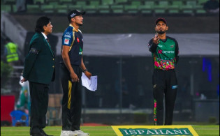 বিপিএলের মাঝ পথেই যে কারণে অধিনায়ক পরিবর্তন করলো ঢাকা!
