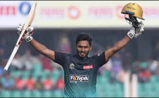 বিপিএল বিধ্বংসী সেঞ্চুরিতে তিন রেকর্ড পকেটে নিলেন তামিম