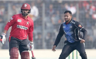 গ্রুফ পর্ব শেষে ব্যাট-বলে শীর্ষে কারা!