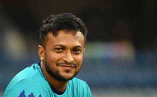 এবার বিপিএলের চলাকালীন দলবদল করলেন সাকিব
