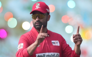 সাকিবের বিরুদ্ধে মাঠে নামার আগে বিপিএলে ইতিহাস গড়ার দ্বারপ্রান্তে তামিম