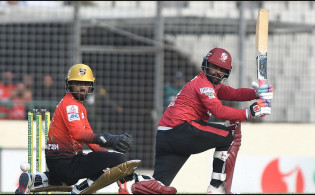 শিরোপা জিতে যে রেকর্ড করলেন তামিম!