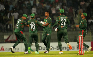 সিরিজ বাঁচাতে বাংলাদেশকে যত টার্গেট দিলো শ্রীলঙ্কা! 
