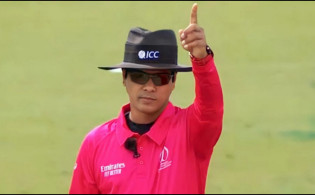 আম্পায়ার হিসাবে নতুন উচ্চতায় শরফুদ্দৌলা ইবনে শহীদ সৈকত!