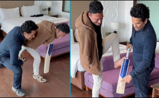 দুই হাত নেই তার তবুও খেললেন শচীনের সঙ্গে!