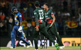 ২য় ওয়ানডেতে সেঞ্চুরির পথে তাসকিন!