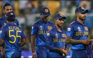 অঘোষিত ফাইনালের আগে হেরে গেল শ্রীলঙ্কা