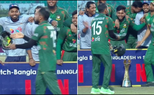 মুশফিকের ‘হেলমেট’ উদযাপন (ভিডিও সহ)