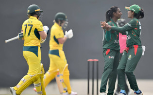 বাংলাদেশকে যত রানের টার্গেট দিল অস্ট্রেলিয়া